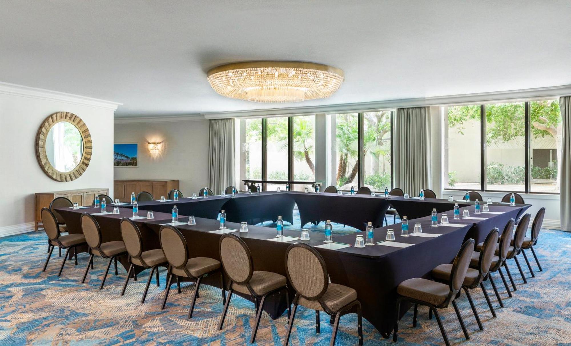 Riviera Resort Palm Springs Bagian luar foto
